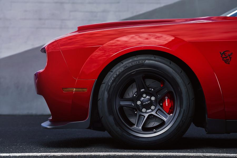 Детали экстерьера Dodge Challenger SRT Demon 2017 года  (фото 50 из 181)